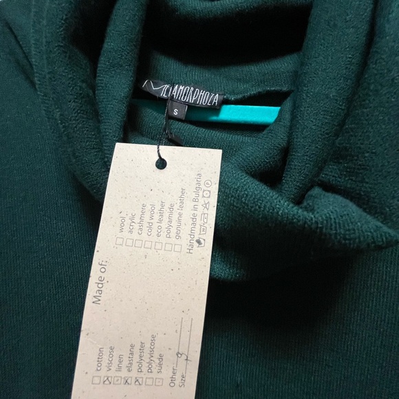 Asymmetrical turtleneck tunic/dress - Picture 5 of 5